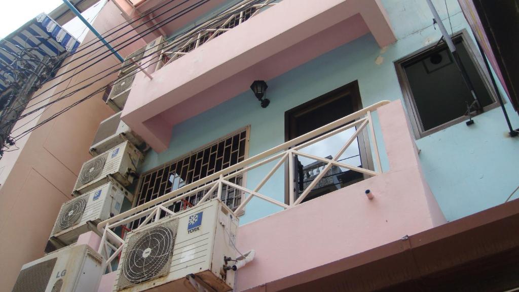 Candy House Patong Extérieur photo